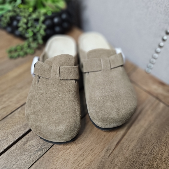 Quince Water Repellent Suede Clog Mules Cafe Brown - Picture 5 of 15